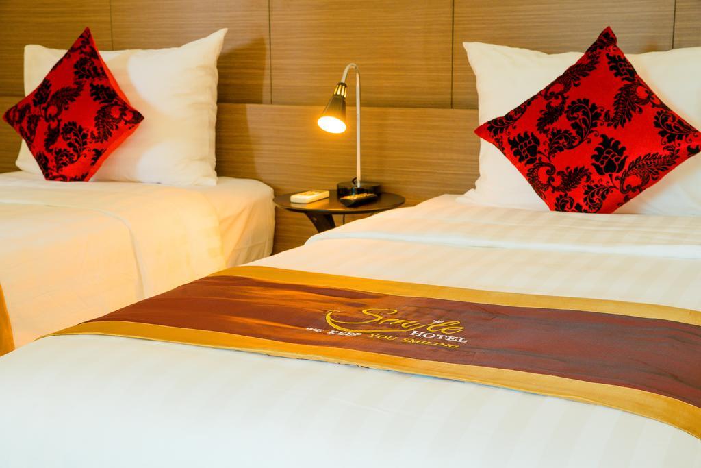 Smile Hotel Hanoi Bagian luar foto