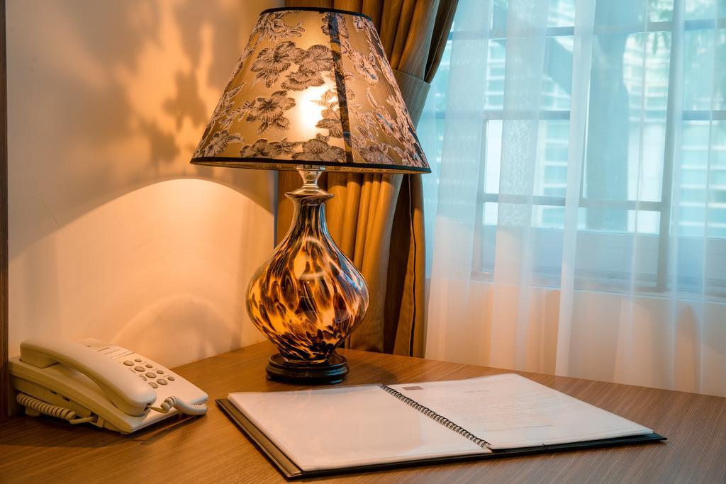 Smile Hotel Hanoi Bagian luar foto